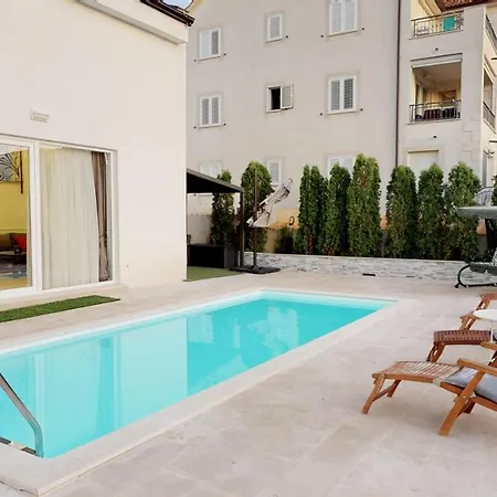 Lifeofhvar Villa *